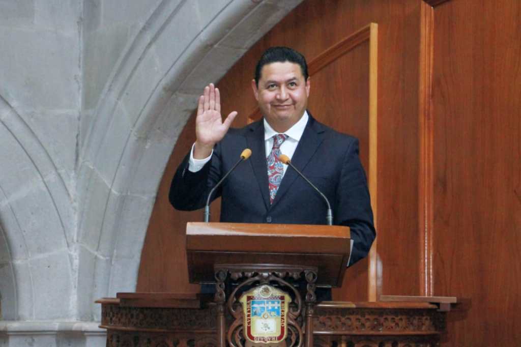 Presenta Abraham Saroné iniciativa para crear nueva Ley de Educación&nbsp;Estatal