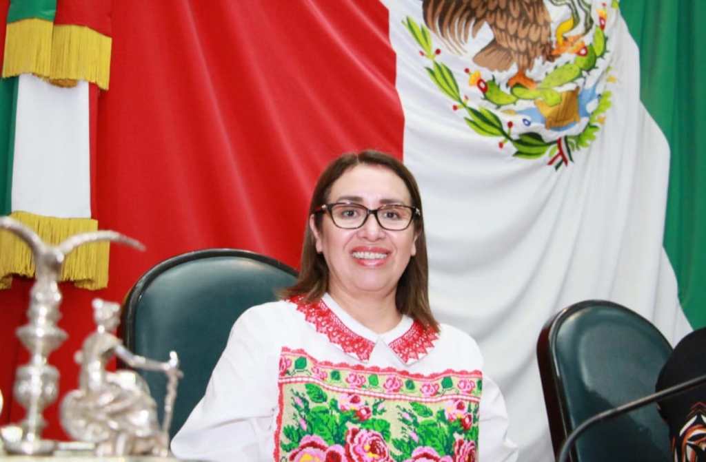 Azucena Cisneros se perfila para Ecatepec; liderea encuesta por&nbsp;atributos