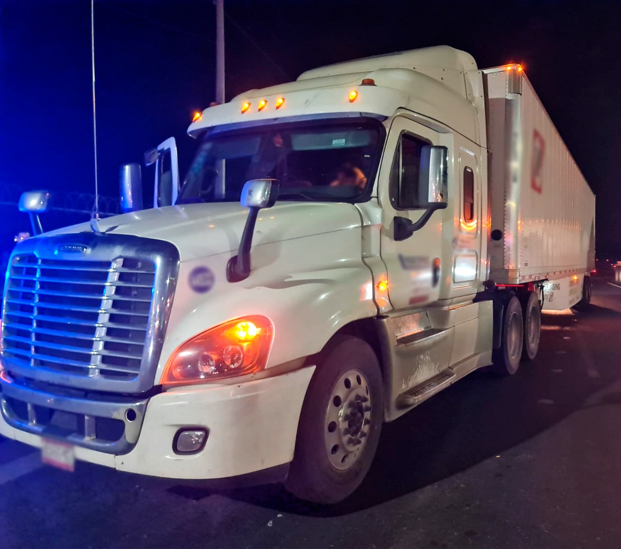 Detectan tráiler robado, policía recupera unidad en Texcoco