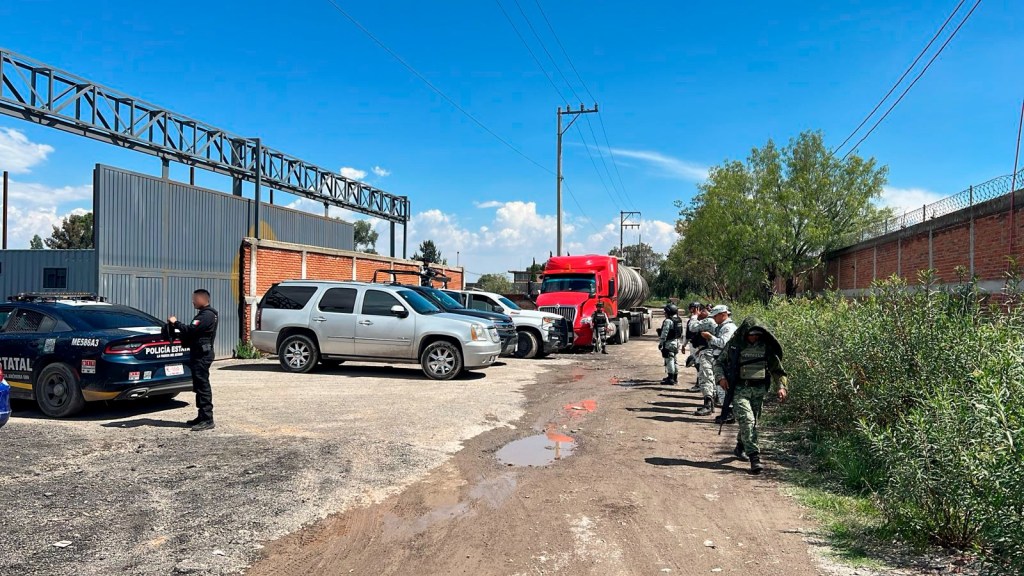 Almacenaban tanques con hidrocarburo de “dudosa procedencia”… GN, SEDENA y Policía estatal resguardan&nbsp;instalaciones