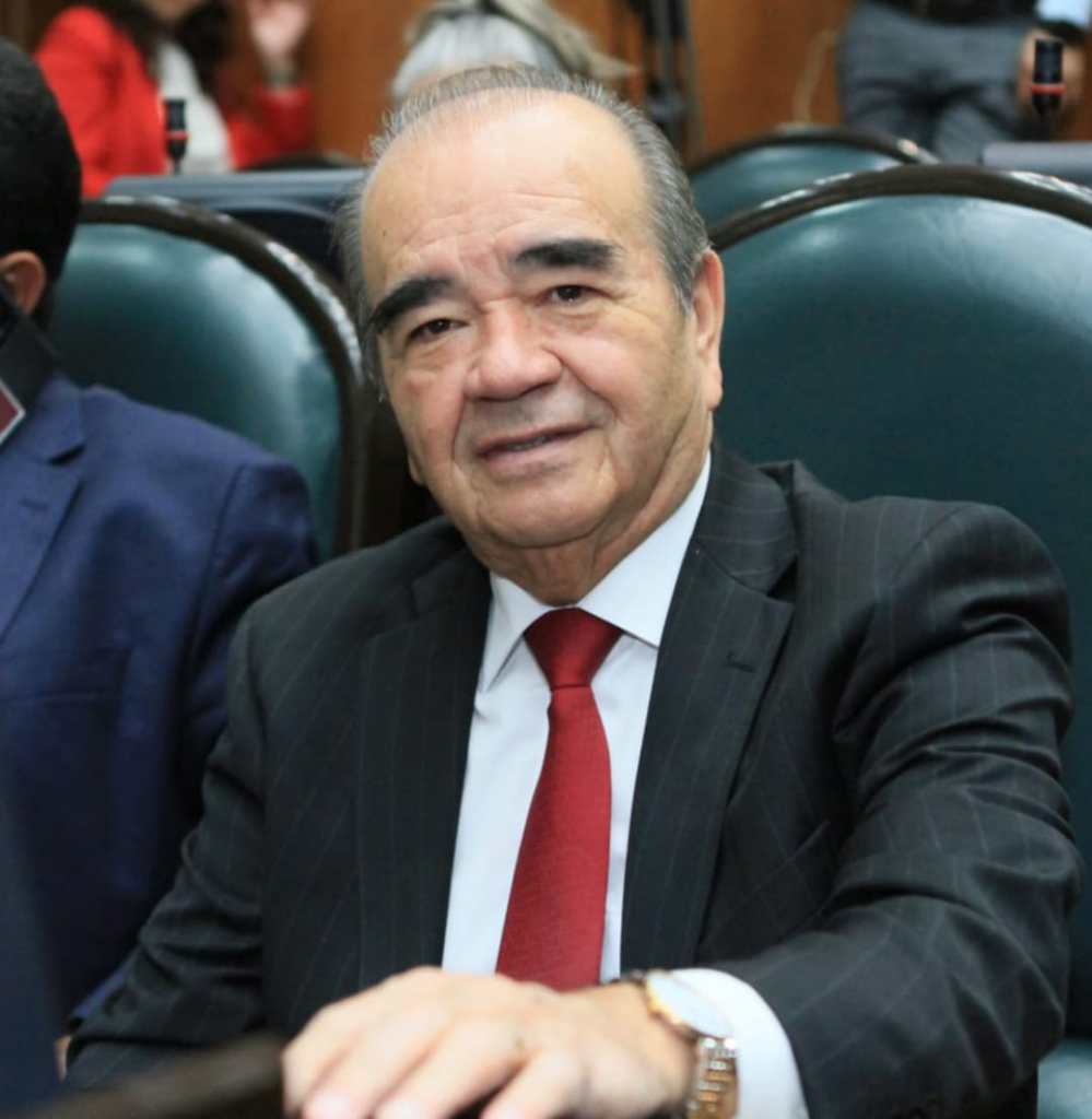 “Se tiene que garantizar la unidad y para ello se debe privilegiar el diálogo”, dijo el legislador Maurilio Hernández González.