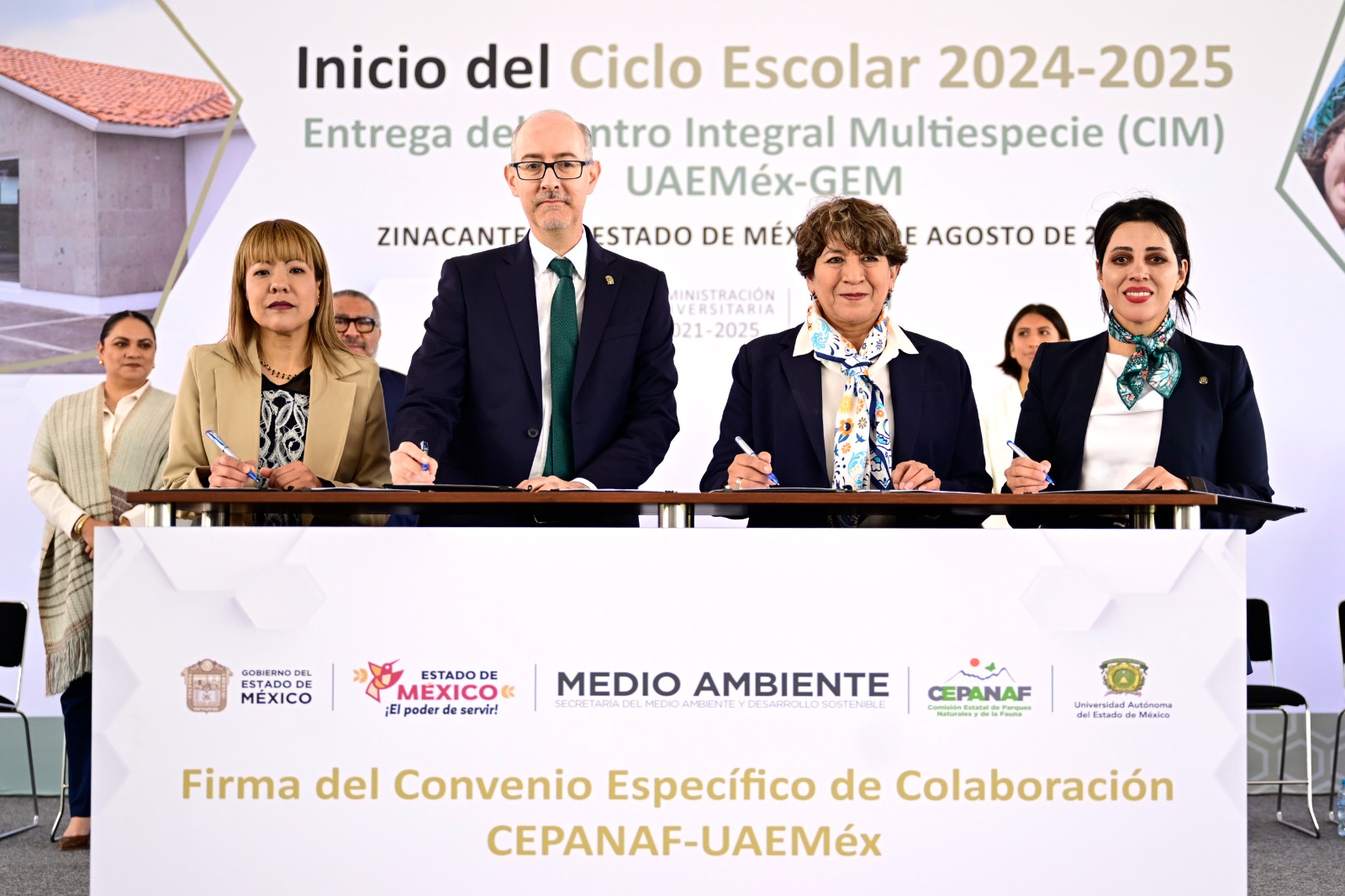 Arrancó ciclo escolar en UAMex; gobernadora Delfina Gómez dio «banderazo» de salida