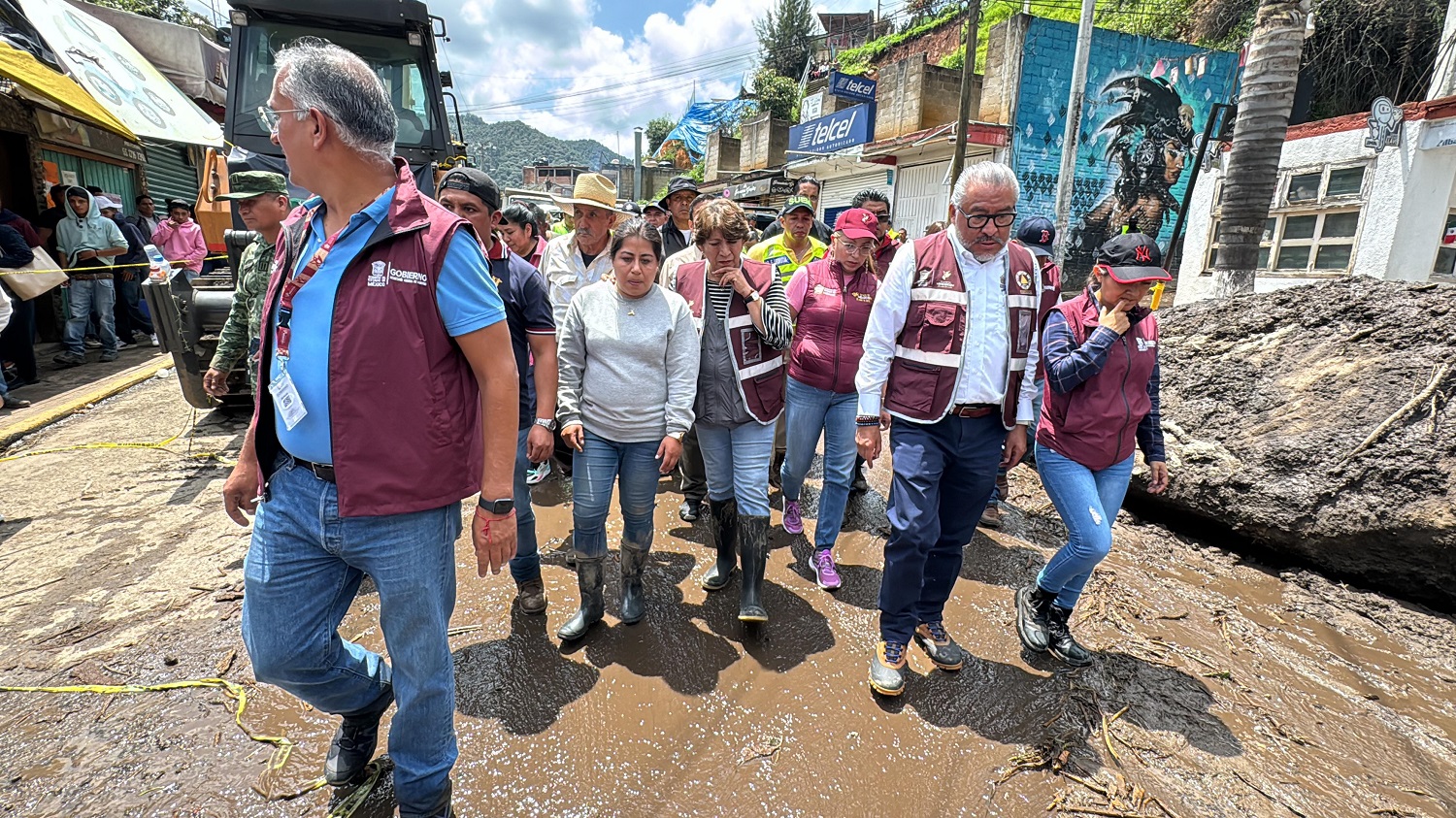 Gobernadora Delfina Gómez se desplazo a Jilotzingo para atender emergencia 