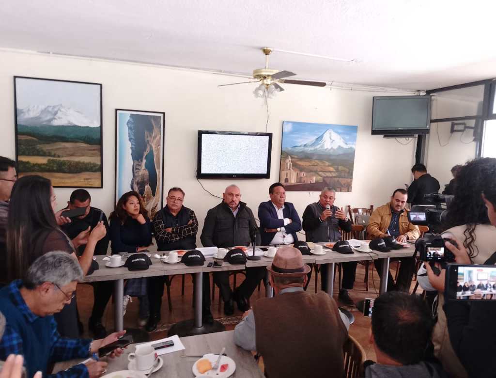 Exigen que Daniel Sibaja cauce baja del gabinete estatal, un grupo de transportistas lo acusa de omiso e&nbsp;incapaz