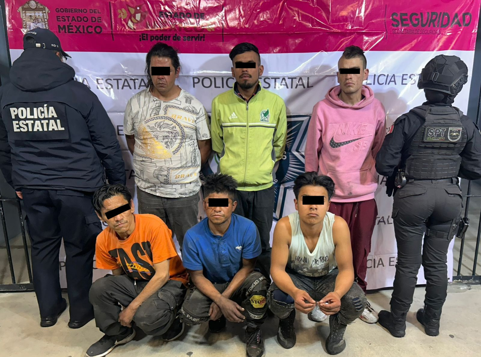 Catean casa en colonia del Parque de Toluca, aseguran droga y seis jóvenes