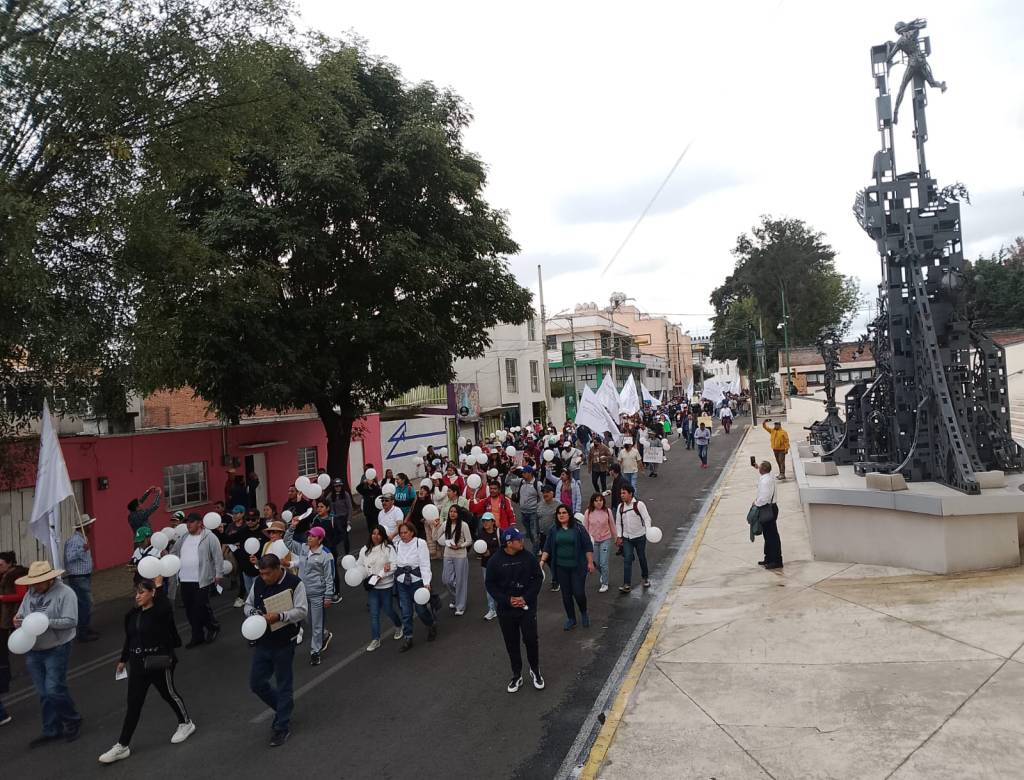 Cientos de maestros sindicalizados están inconformes con proceso interno del SMSEM; exigen anulación de&nbsp;Convocatoria