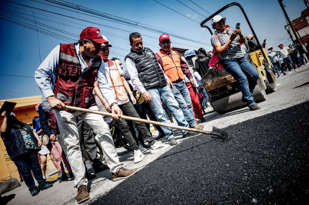 Bachean calles de zona norte de Toluca ¿ Qué se necesita para que reparen tu colonia&nbsp;?