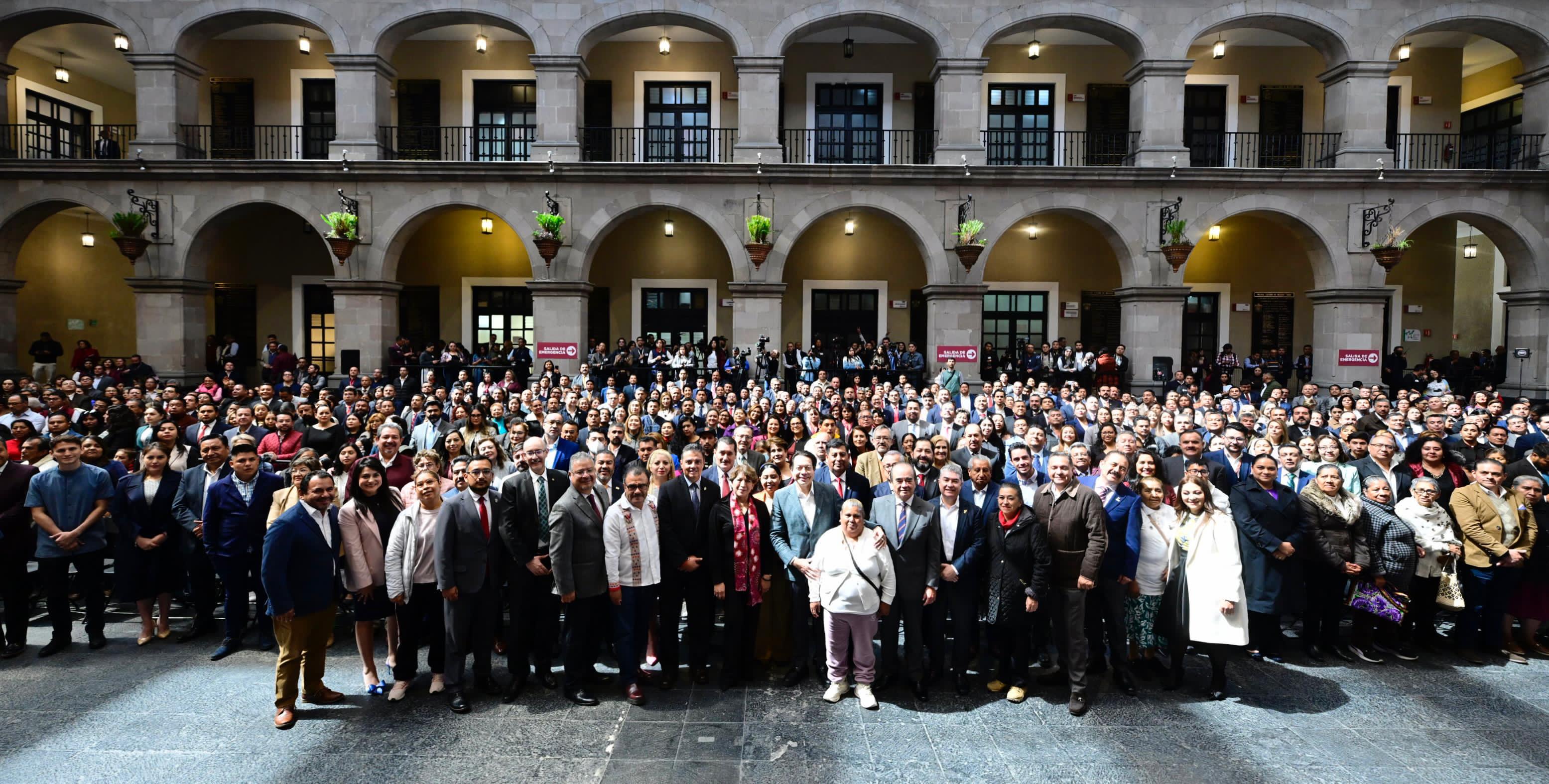 Por qué hay 350 mil mexiquenses, mayores de 15 años, que no saben leer ni escribir; Delfina Gómez y Mario Delgado se comprometen a alfabetizar a 150 mil 