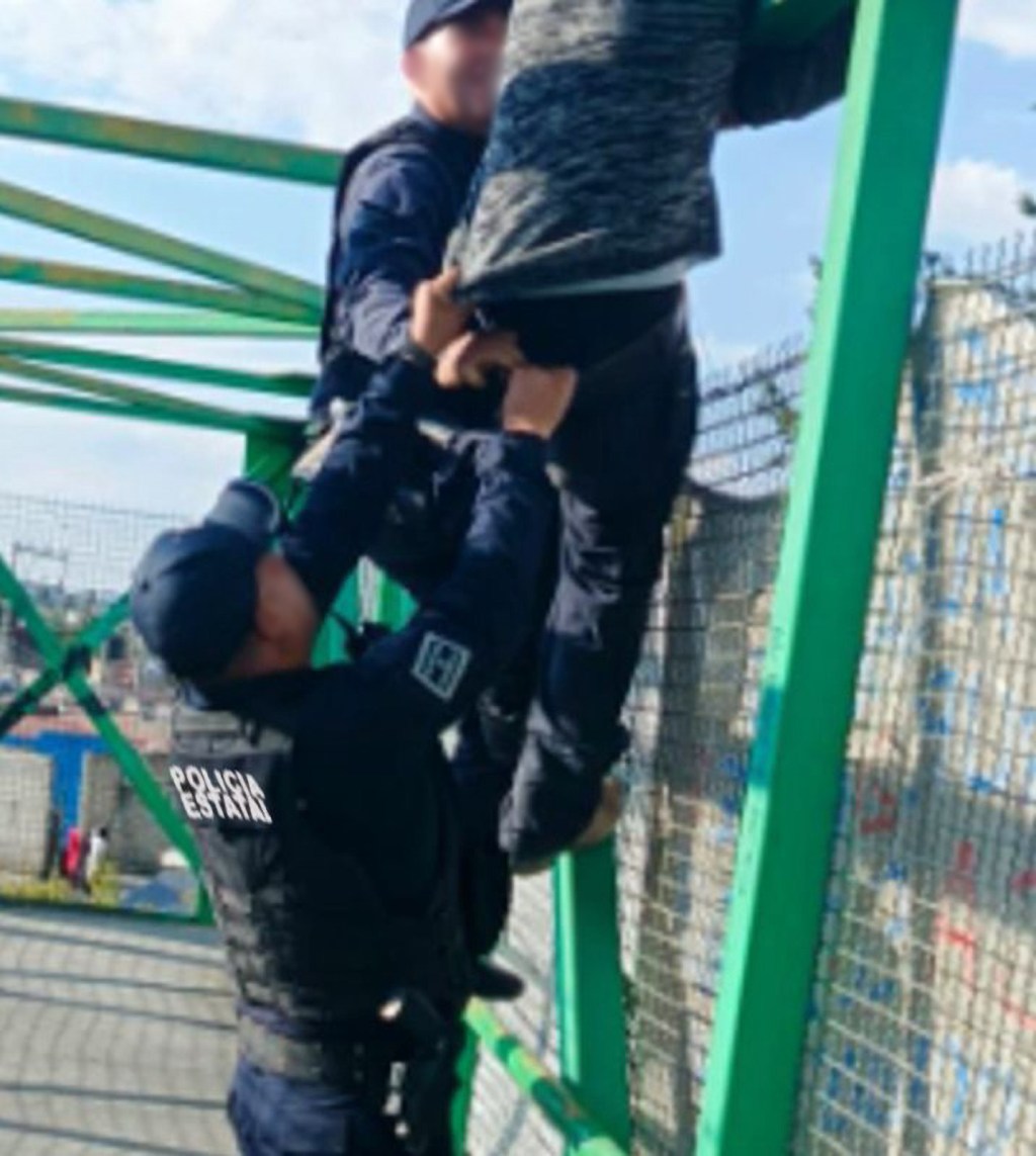 Le salvaron la vida; se quería aventar del&nbsp;puente