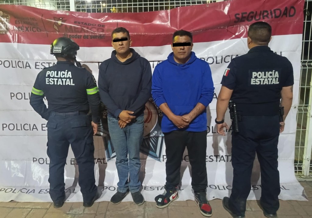 Aseguran a dos con decenas de dosis de droga en calle Laguna del&nbsp;Volcán