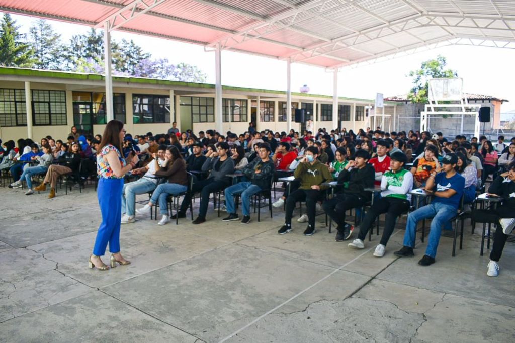 Laura Benhumea asegura que escuchará a las y los universitarios de la UAEMex; acudió a campus de Almoloya de&nbsp;Juárez