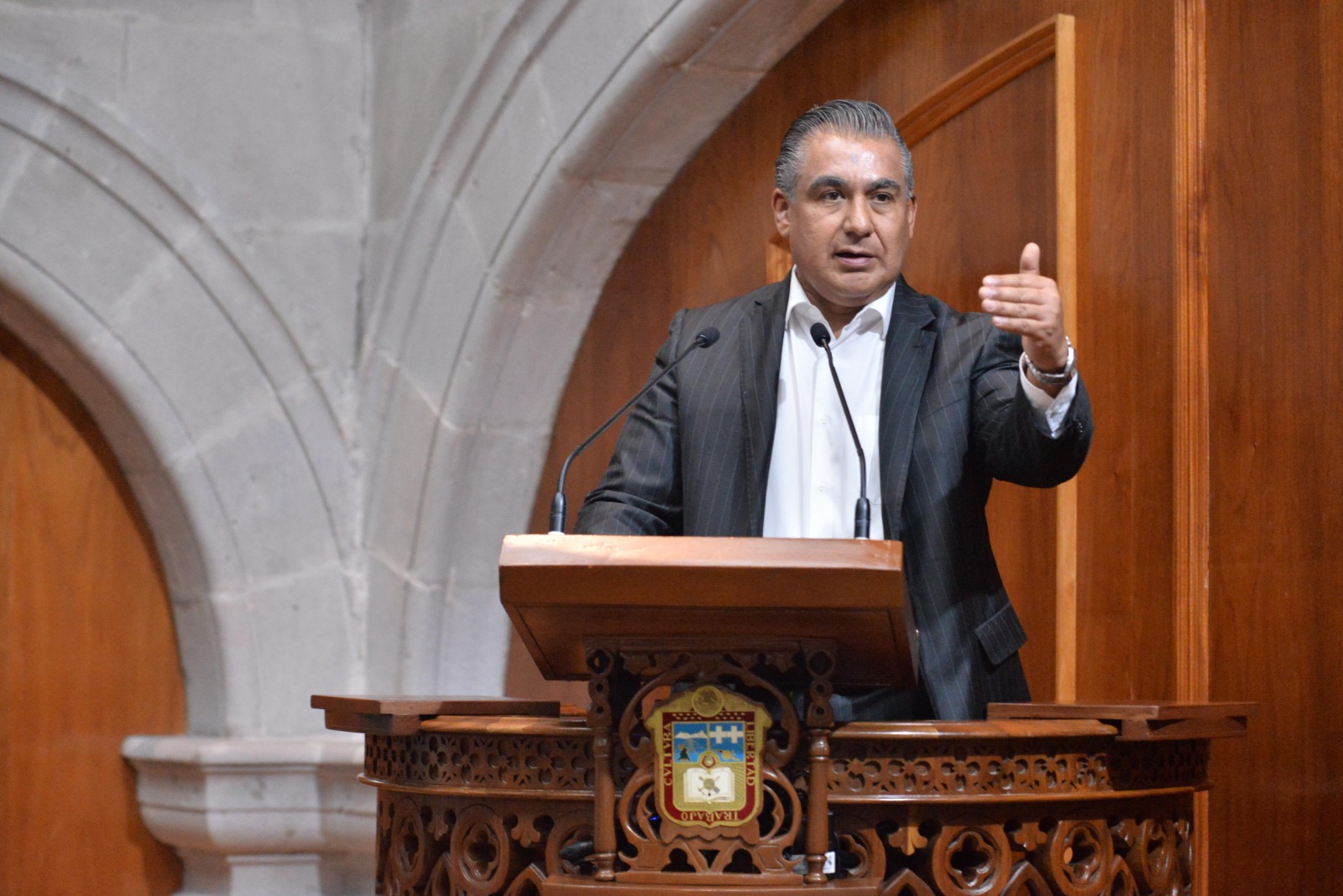 Octavio Martínez propone que el Plan Estatal de Desarrollo se estudie, analice y apruebe por el Poder Legislativo