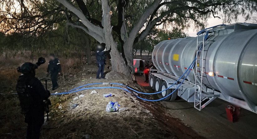 Aseguran en flagrancia a 16 que estaban robando gasolina en Acolman  