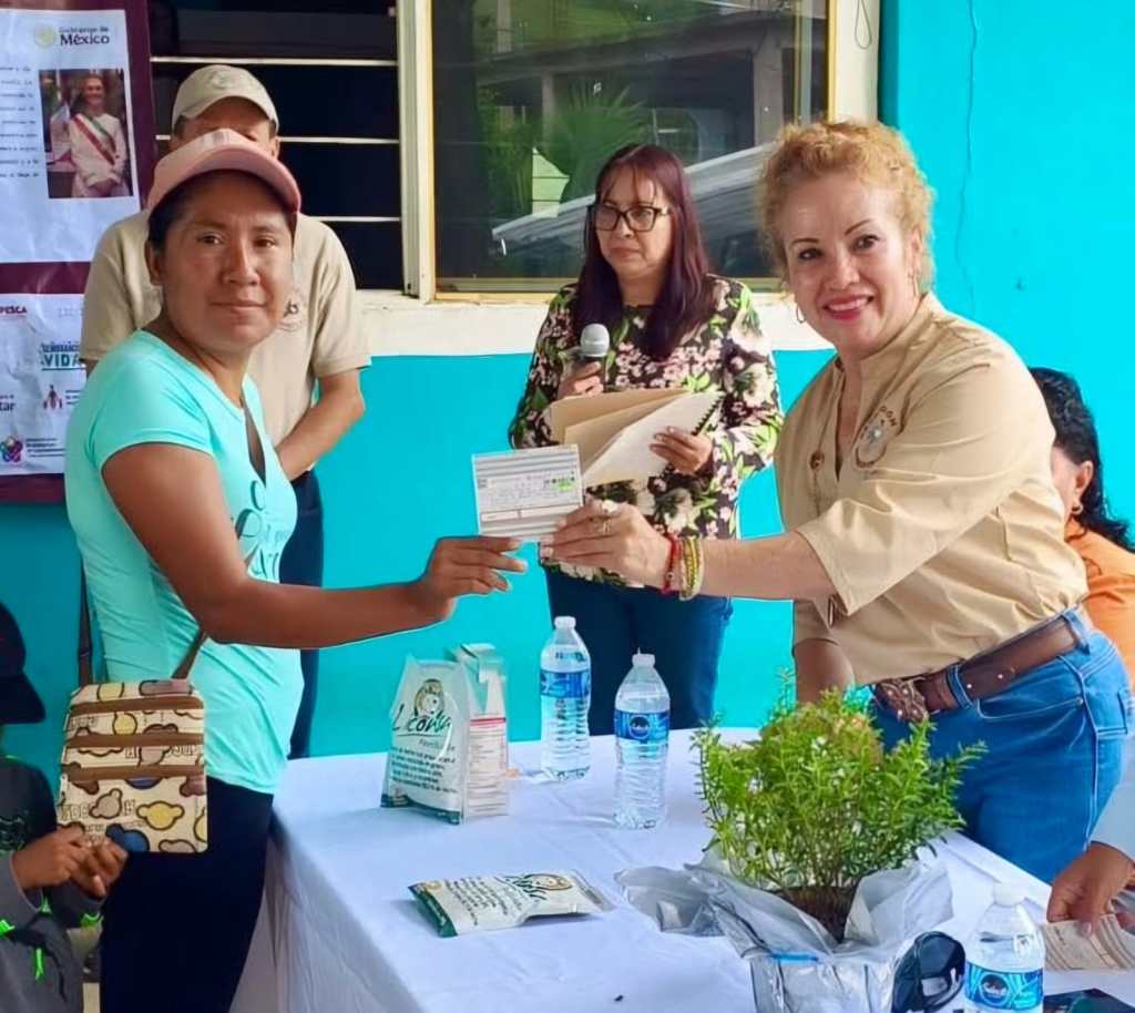 Lucy Vargas impulsa apertura de nueva lechería Liconsa en Cerro&nbsp;Gordo