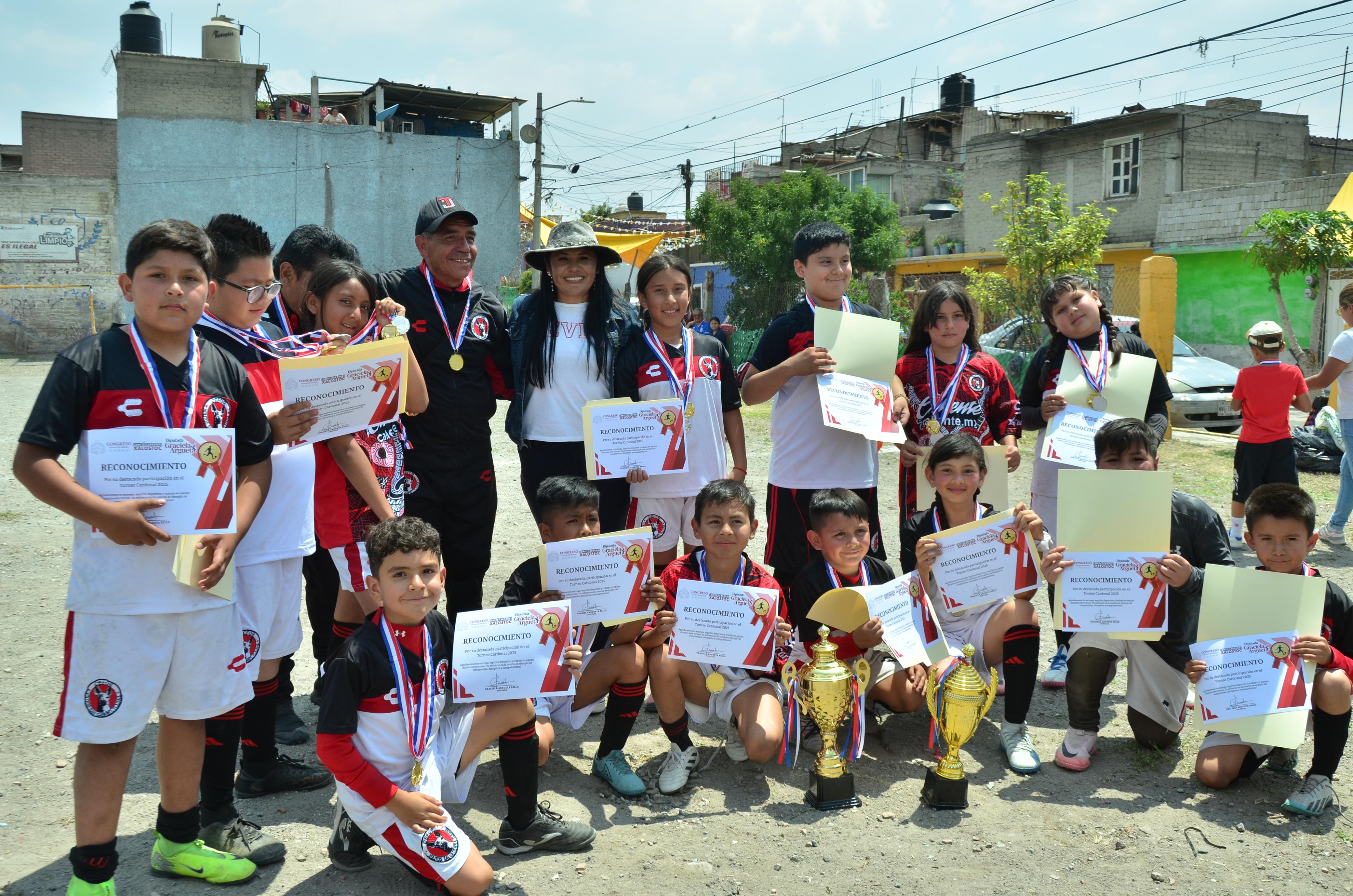 Impulsar la actividad deportiva en nuestras colonias es fundamental: Graciela Argueta