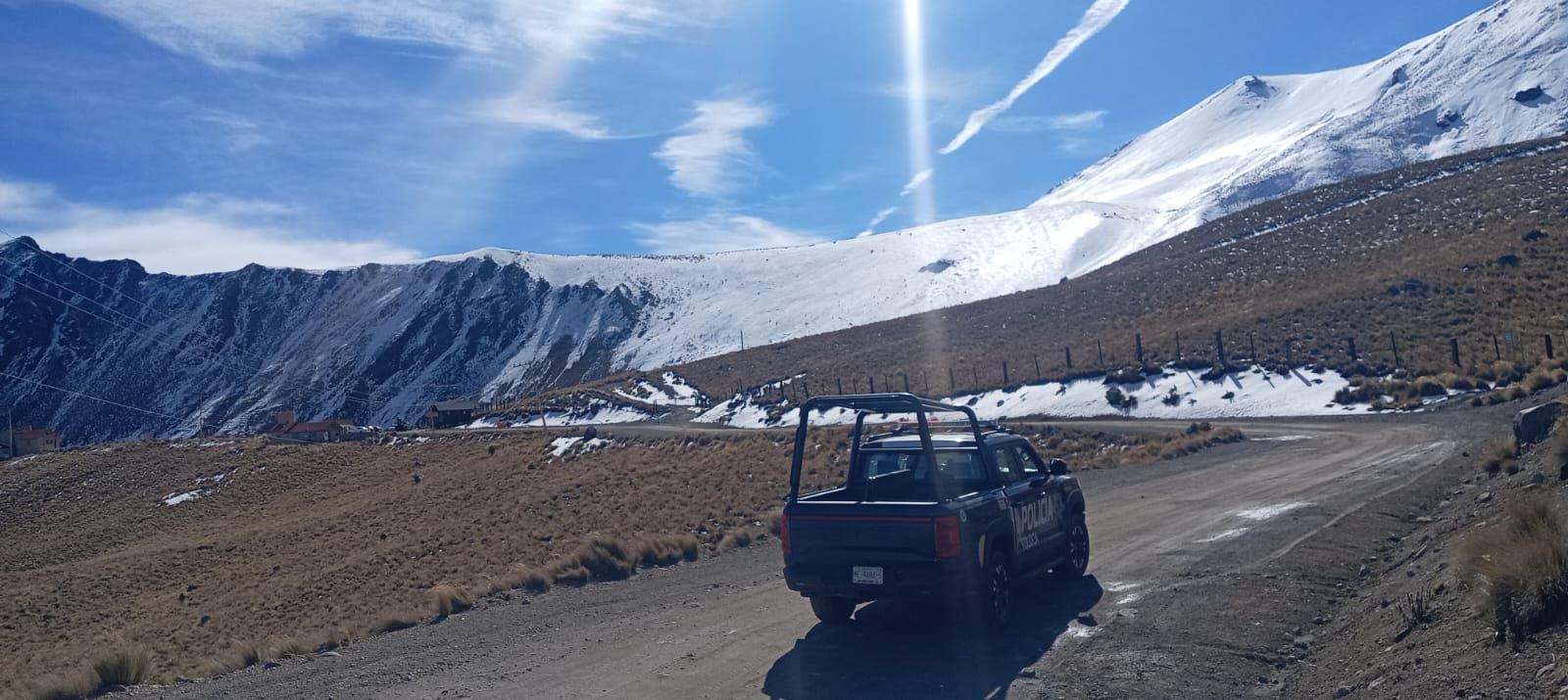Policía municipal patrulla el Nevado de Toluca