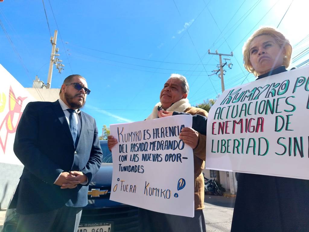 Maestras y maestros del SUMAEM acusan a presidenta del Tribunal Estatal de Conciliación y Arbitraje de obstaculizar su operación